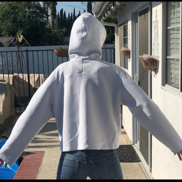 Lululemon -AirWrap Modal Pullover Hoodie in Alpine White (very light grey) - Picture 5 of 5